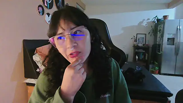 Snapshot of GinnyDelice chatting on October 9, 2025, 12:44 am GinnyDelice online show from October 9, 2025, 12:44 am