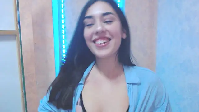 Snapshot of Lovelllyy chatting on January 20, 2025, 11:13 am Lovelllyy online show from January 20, 2025, 11:13 am