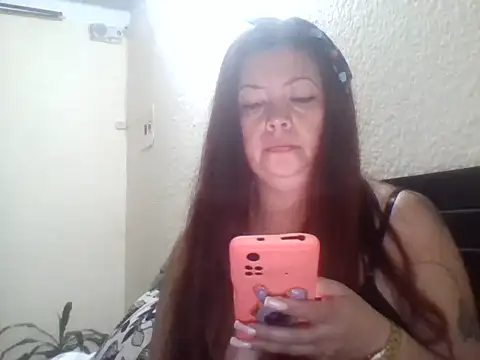 Snapshot of queencarlota82 chatting on March 16, 2025, 3:14 am queencarlota82 online show from March 16, 2025, 3:14 am