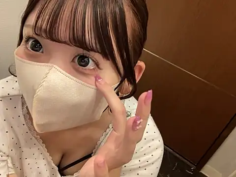 Snapshot of shina_mo_n_ch chatting on November 11, 2025, 3:12 am shina mo n ch online show from November 11, 2025, 3:12 am