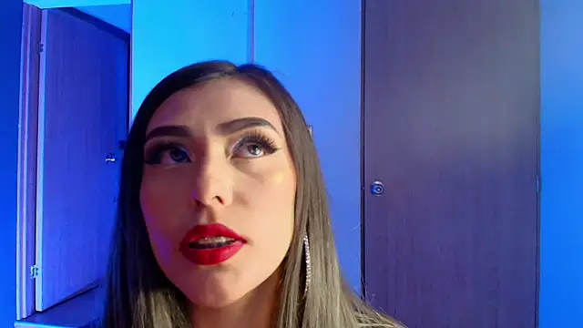 Snapshot of lucy_queensss chatting on October 22, 2025, 8:41 pm lucy queensss online show from October 22, 2025, 8:41 pm