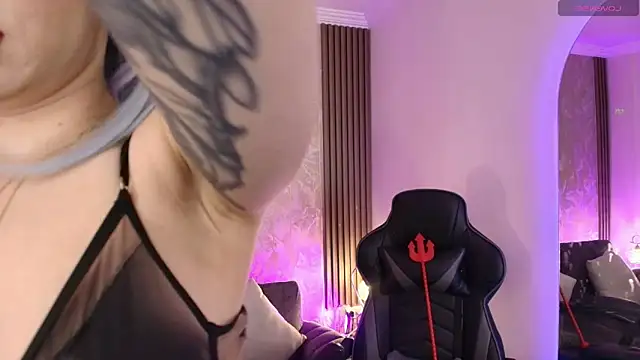 Aurora thomas  1 online show from April 2, 2026, 10:16 pm