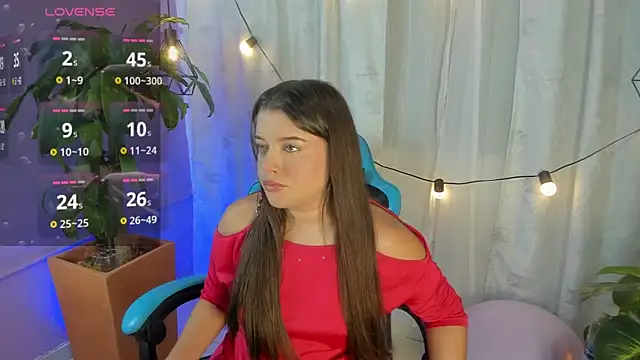 Snapshot of Lia_little18 chatting on May 28, 2026, 8:48 pm Lia little18 online show from May 28, 2026, 8:48 pm