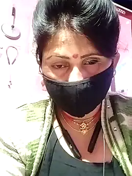 Snapshot of Bhavya_Bhan chatting on February 6, 2025, 12:33 am Bhavya Bhan online show from February 6, 2025, 12:33 am
