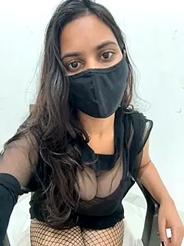 Snapshot of Sofia3393 chatting on November 29, 2025, 8:14 am Sofia3393 online show from November 29, 2025, 8:14 am