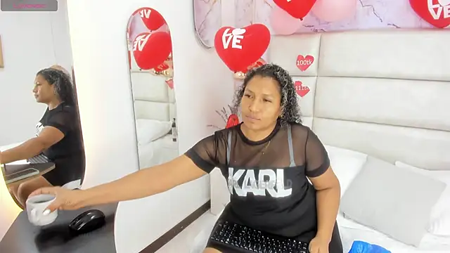 Snapshot of AnthonelaRusso_ chatting on February 18, 2025, 3:31 am AnthonelaRusso online show from February 18, 2025, 3:31 am
