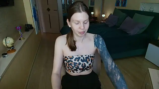 ReginaSparkle online show from June 17, 2026, 5:18 am