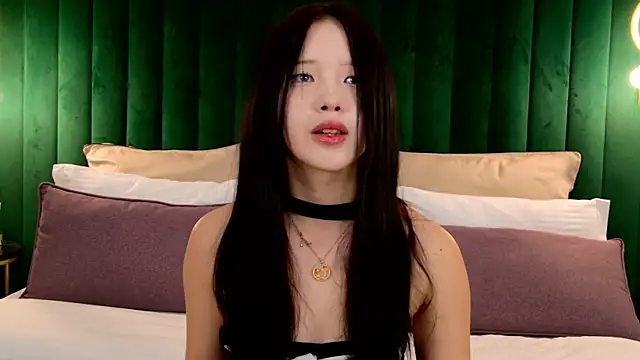 Snapshot of AnneCurtis chatting on April 6, 2026, 4:46 am AnneCurtis online show from April 6, 2026, 4:46 am