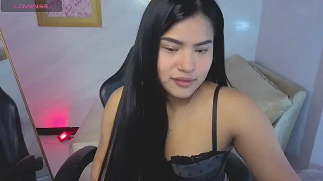 Snapshot of Paulette_v chatting on April 6, 2026, 1:23 pm Paulette v online show from April 6, 2026, 1:23 pm