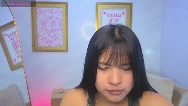 Snapshot of Paulette_v chatting on April 20, 2026, 1:03 pm Paulette v online show from April 20, 2026, 1:03 pm