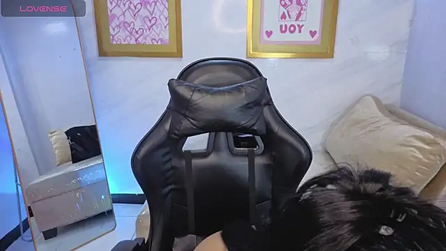 Snapshot of Paulette_v chatting on February 10, 2026, 1:10 pm Paulette v online show from February 10, 2026, 1:10 pm