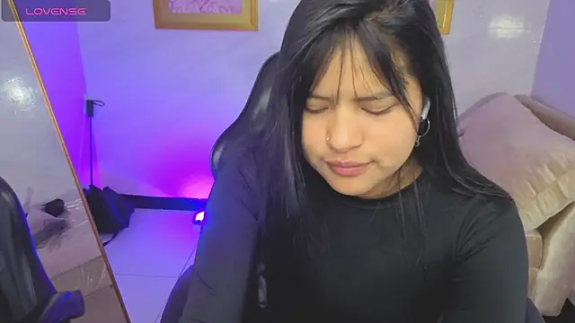 Snapshot of Paulette_v chatting on May 2, 2026, 1:05 pm Paulette v online show from May 2, 2026, 1:05 pm