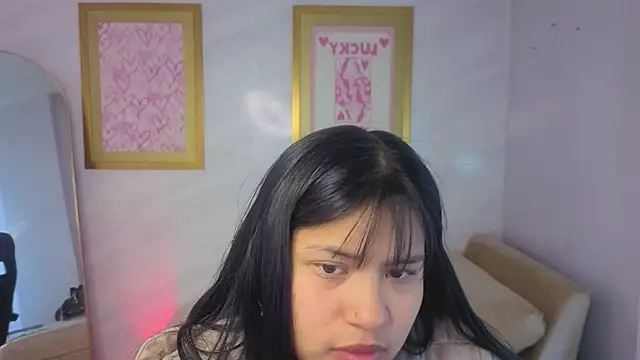 Snapshot of Paulette_v chatting on May 8, 2026, 1:04 pm Paulette v online show from May 8, 2026, 1:04 pm