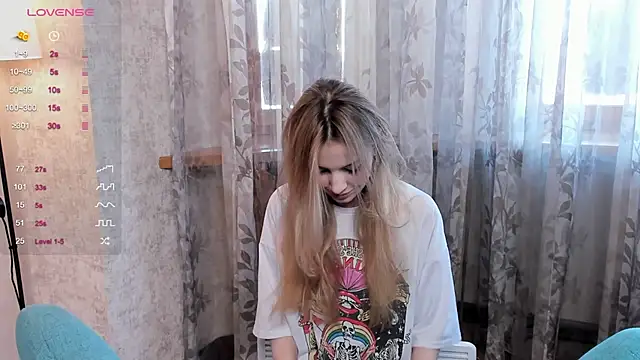 Snapshot of OdelinaEliot chatting on February 26, 2025, 8:06 am OdelinaEliot online show from February 26, 2025, 8:06 am