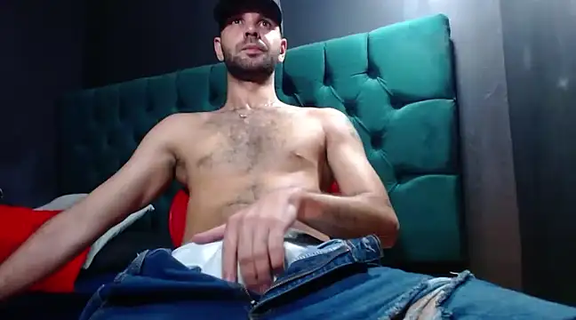 Snapshot of Cristian_white chatting on February 20, 2025, 10:15 pm Cristian white online show from February 20, 2025, 10:15 pm