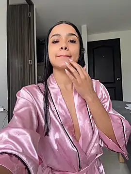 Bella Smiith  online show from February 18, 2026, 3:52 pm