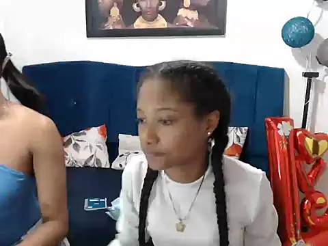 LITTLEDOLLHOT online show from February 26, 2025, 1:32 pm