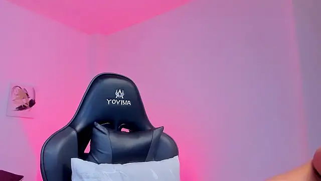 Snapshot of sophierooy22 chatting on March 16, 2026, 2:53 pm sophierooy22 online show from March 16, 2026, 2:53 pm