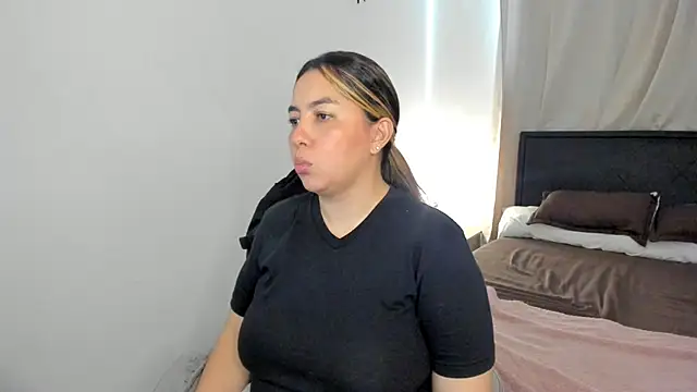 brithany olson25 online show from April 2, 2026, 9:43 pm