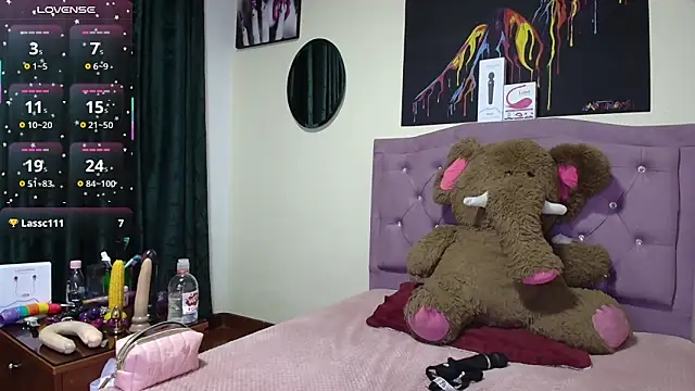 Emmie Hot online show from April 13, 2026, 11:36 am