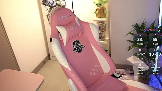 tatiana  cortes18 online show from October 13, 2025, 11:27 pm