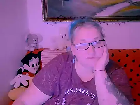 Snapshot of Marryllunax chatting on November 26, 2025, 5:24 pm Marryllunax online show from November 26, 2025, 5:24 pm