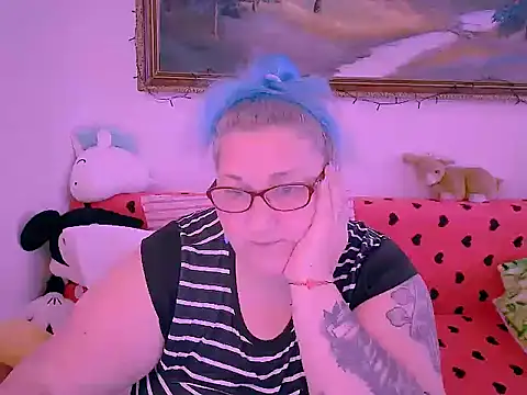 Snapshot of Marryllunax chatting on November 21, 2025, 10:36 am Marryllunax online show from November 21, 2025, 10:36 am