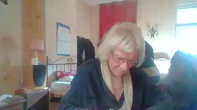 rosanetrav online show from September 28, 2025, 8:21 am