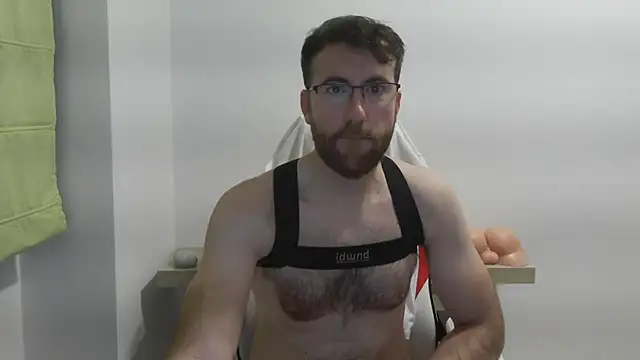 Snapshot of machohiberiko chatting on January 6, 2026, 7:40 pm machohiberiko online show from January 6, 2026, 7:40 pm