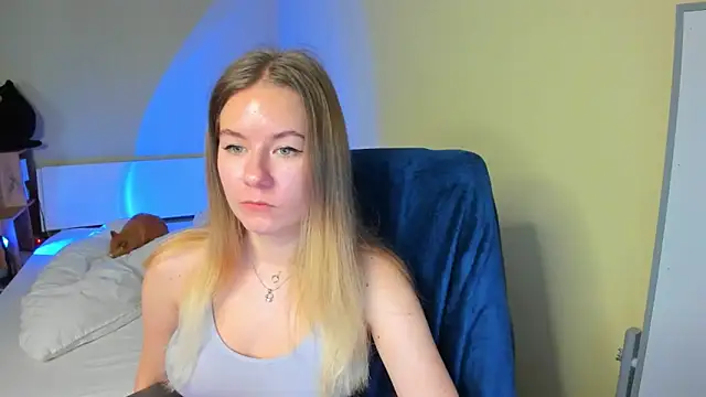 EmilyPaw online show from February 9, 2025, 10:42 am