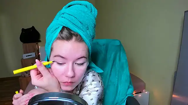 EmilyPaw online show from February 2, 2025, 10:35 am