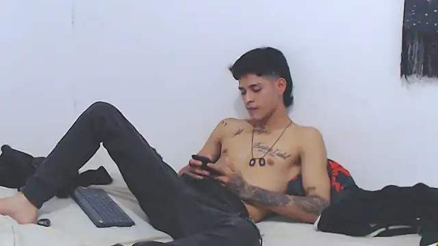 lu nastyboy18 online show from October 9, 2025, 9:04 pm