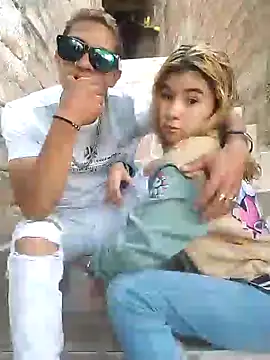 Snapshot of hot_couple25 chatting on January 28, 2025, 7:10 pm hot couple25 online show from January 28, 2025, 7:10 pm