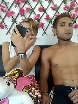 Snapshot of hot_couple25 chatting on January 21, 2025, 7:28 pm hot couple25 online show from January 21, 2025, 7:28 pm