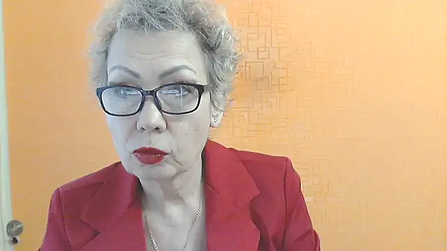 NessyJenixs online show from January 6, 2026, 8:18 am