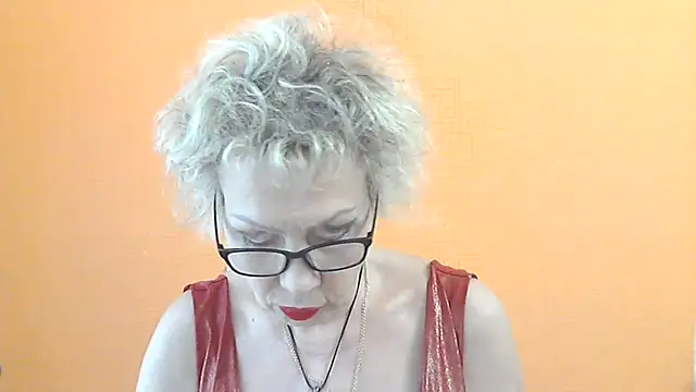 NessyJenixs online show from May 29, 2026, 1:06 pm
