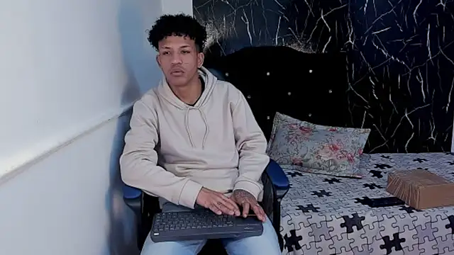 carlos alber12 online show from November 5, 2025, 3:26 pm