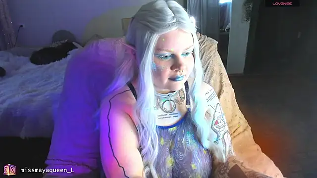 Snapshot of missmayaqueen chatting on July 16, 2026, 12:35 pm missmayaqueen online show from July 16, 2026, 12:35 pm
