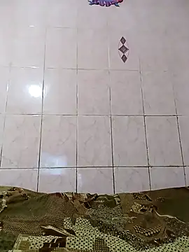 Snapshot of Laura_Kiss chatting on October 10, 2025, 12:17 pm Laura Kiss online show from October 10, 2025, 12:17 pm