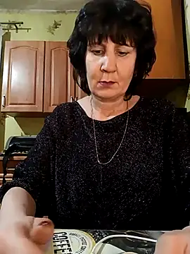 Snapshot of Laura_Kiss chatting on March 8, 2025, 7:53 pm Laura Kiss online show from March 8, 2025, 7:53 pm