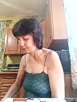 Snapshot of Laura_Kiss chatting on November 11, 2025, 7:14 am Laura Kiss online show from November 11, 2025, 7:14 am