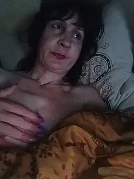 Snapshot of Laura_Kiss chatting on May 15, 2026, 9:57 pm Laura Kiss online show from May 15, 2026, 9:57 pm