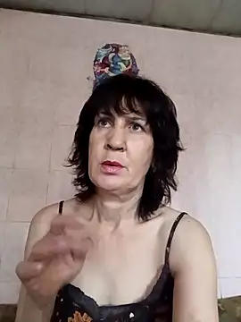 Snapshot of Laura_Kiss chatting on April 9, 2026, 10:21 am Laura Kiss online show from April 9, 2026, 10:21 am