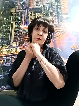 Snapshot of Laura_Kiss chatting on April 15, 2026, 2:54 pm Laura Kiss online show from April 15, 2026, 2:54 pm