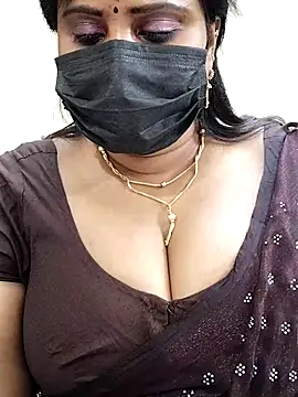 Queenflowerr online show from February 15, 2025, 10:42 pm