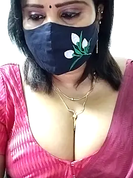 Queenflowerr online show from September 9, 2025, 4:44 am