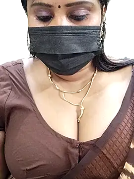 Queenflowerr online show from March 16, 2025, 2:00 pm