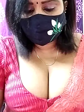 Queenflowerr online show from September 24, 2025, 5:36 am