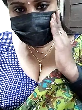 Queenflowerr online show from February 15, 2025, 11:17 am