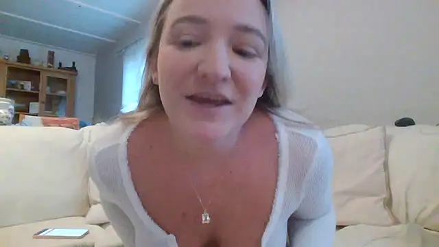 Snapshot of Delilahs_Playtime chatting on October 23, 2025, 4:05 pm Delilahs Playtime online show from October 23, 2025, 4:05 pm